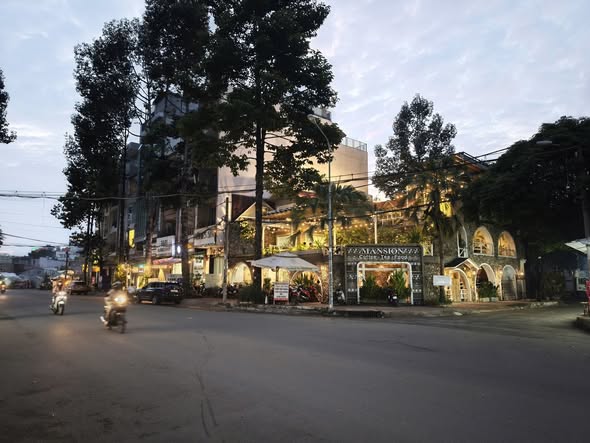 Bán nhà góc 3 mặt tiền Nguyễn Gia Trí, Bình Thạnh, 321m² - Cơ hội đầu tư hiếm có!