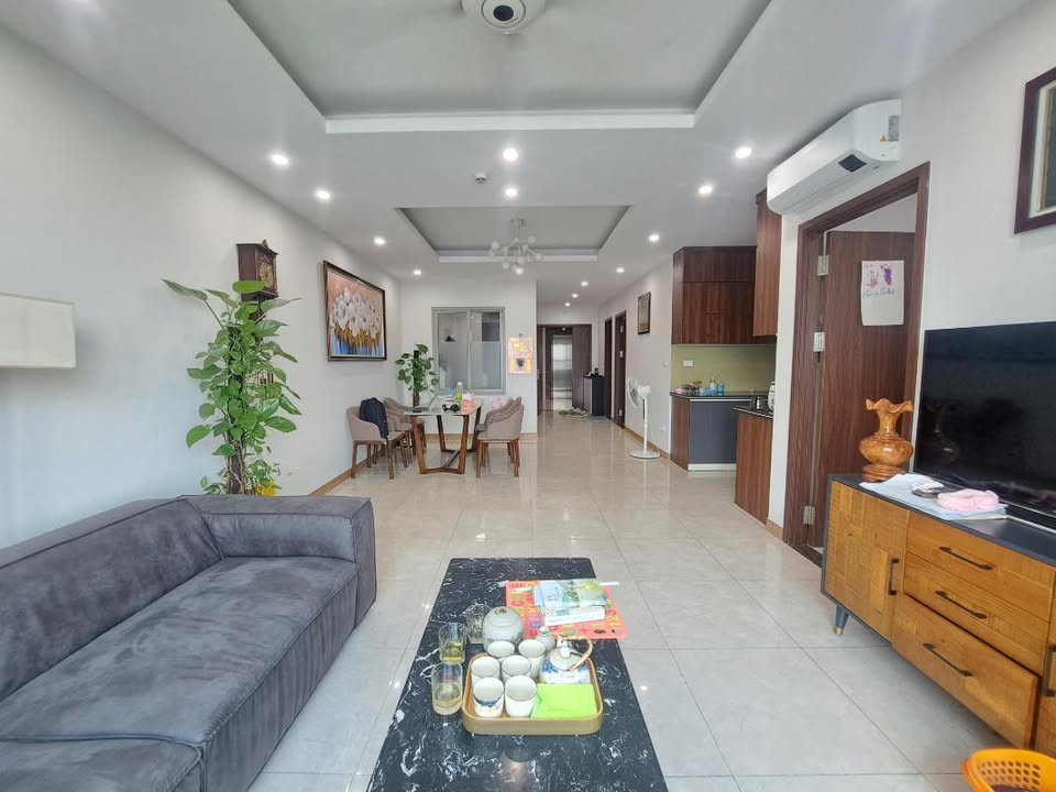 Cho thuê Duplex Lý Văn Phức, Đống Đa 200m² giá 20 triệu - Full nội thất sang trọng!