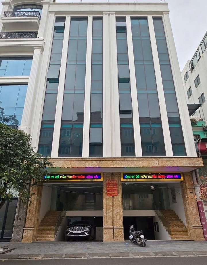 Cho thuê văn phòng Hoàng Quốc Việt, Cầu Giấy 200m² - Ưu đãi cực lớn!