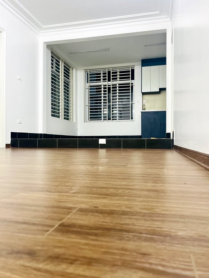 Căn hộ Tập Thể Vạn Bảo 42m² giá 6.35 tỷ - Sổ đỏ chính chủ, giao dịch ngay!