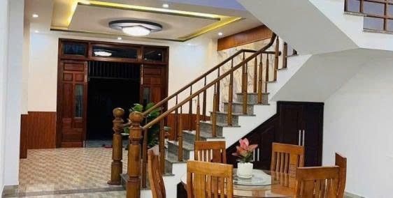 Nhà mặt tiền Nguyễn Khang 43m² giá 9 tỷ - Thiết kế hiện đại, ở ngay!