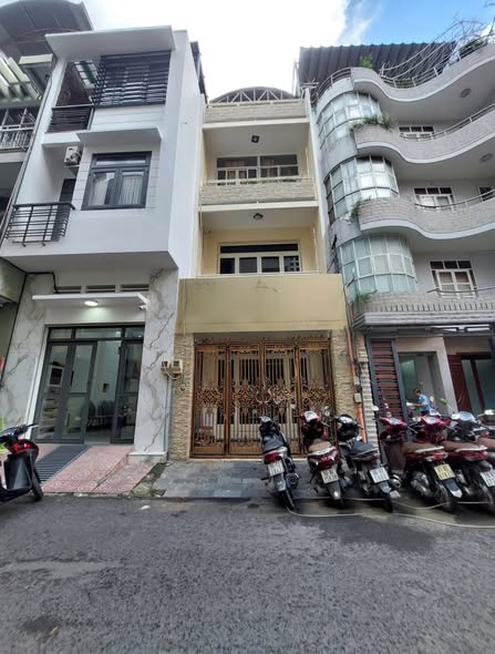 Bán gấp Toà nhà Lý Thường Kiệt Quận 10 64m² giá 17 tỷ - Pháp lý chuẩn chỉnh