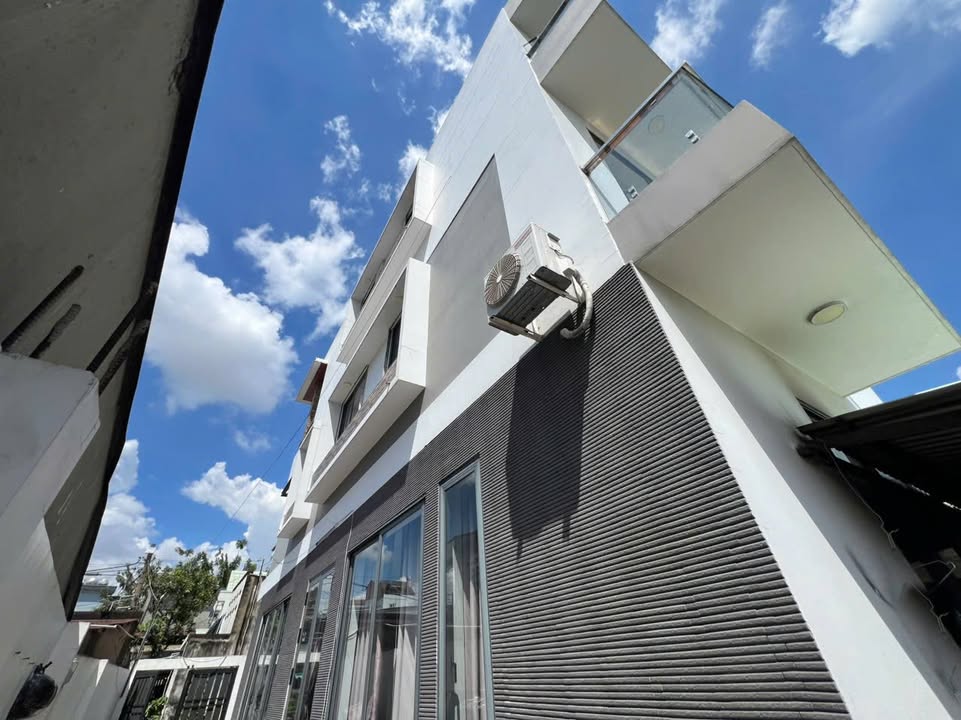 Nhà 3 tầng Tân Uyên 130m² giá 8 tỷ - Sẵn sàng vào ở ngay!