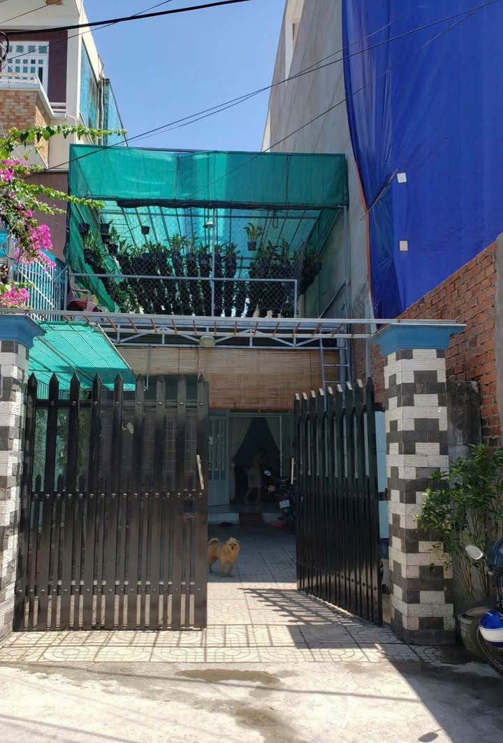 Nhà cấp 4 hẻm 1/ đường Lê Văn Việt, Quận 9, 150m² giá 10.5 tỷ - Bán gấp chính chủ!