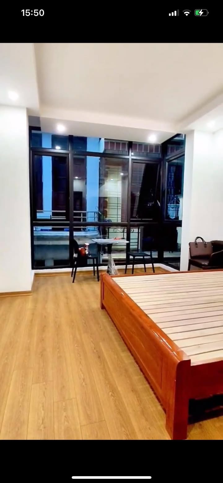 Nhà cho thuê tại Ngõ 5 Hoàng Quốc Việt, 5 tầng, 3 phòng ngủ - Đầy đủ nội thất chỉ 10 triệu!