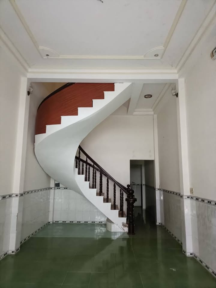 Nhà 1 trệt 1 lầu tại Trần Quang Khải, Cà Mau - Giá hấp dẫn 1 tỷ!