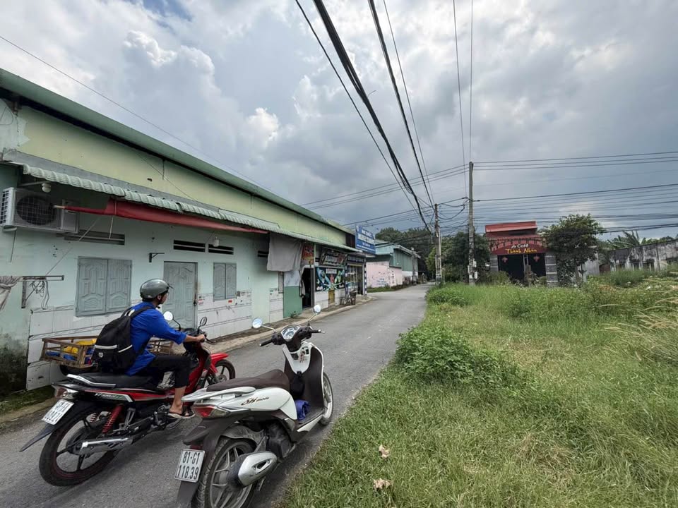 Nhà mặt tiền kinh doanh tại Tân Định, Bến Cát, 90m² chỉ 1.55 tỷ - Đầu tư sinh lời ngay!