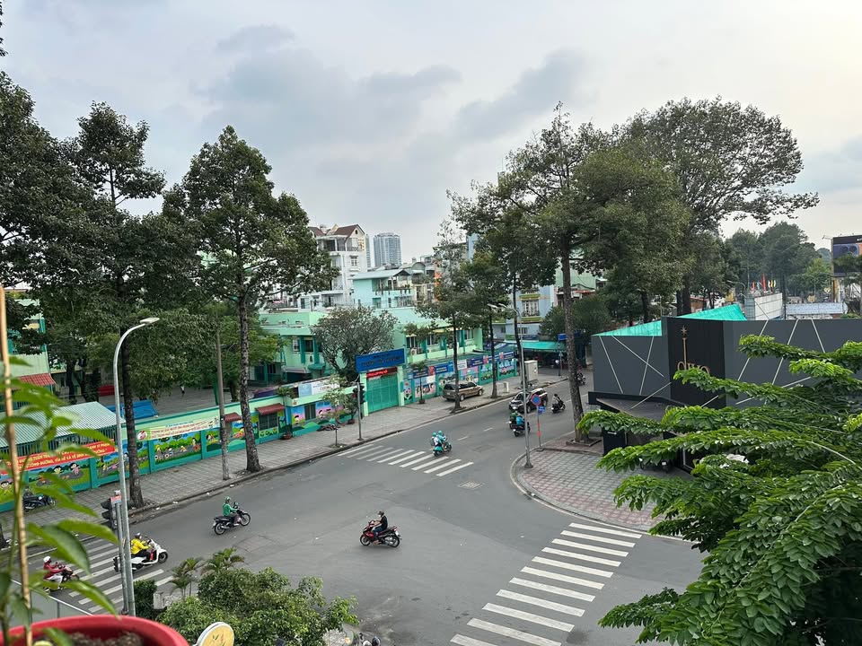 Cho thuê mặt tiền đường Đồng Nai, Q10 - Diện tích 100m², thích hợp kinh doanh tự do