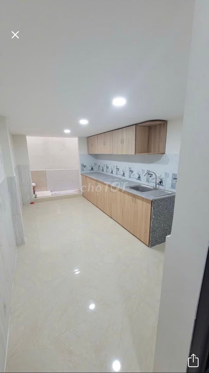 Nhà nguyên căn hẻm rộng Trần Đình Xu, Quận 1 - Giá chỉ 12 triệu/tháng!