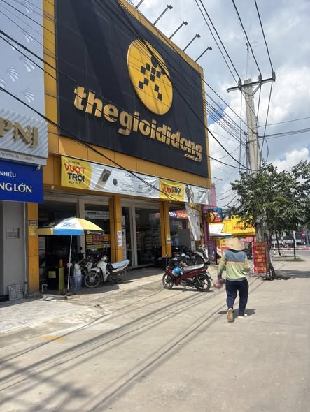 Nhà mặt tiền DT743 - TP. Thuận An 300m² giá 7.9 tỷ - Kinh doanh đắc địa!