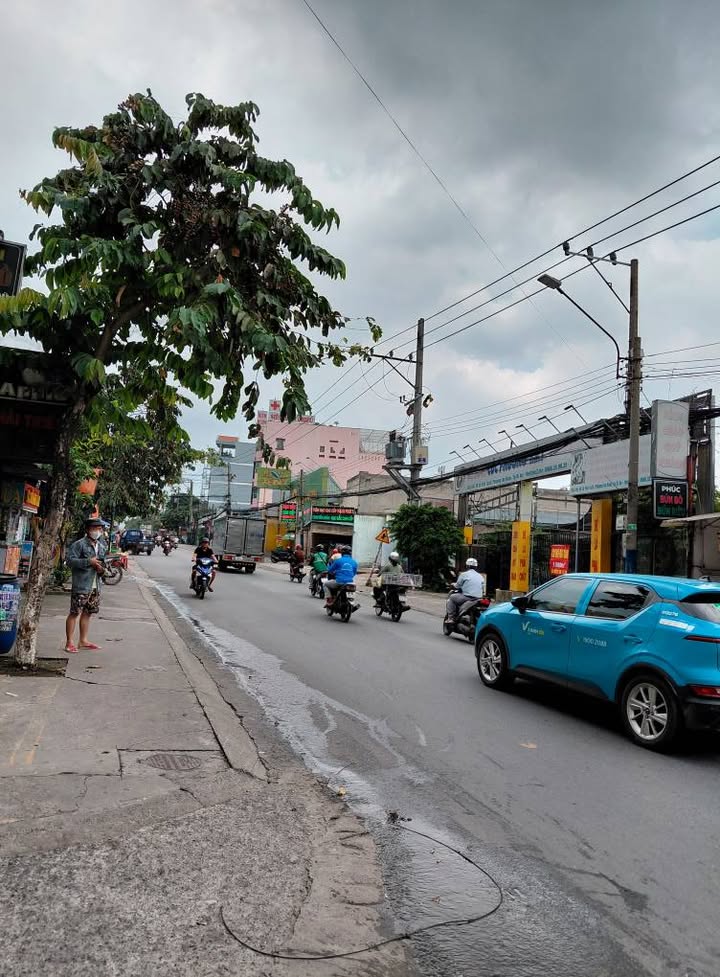 Dãy trọ 2 tầng mặt tiền Lê Văn Tách, Dĩ An 207m² giá 8.5 tỷ - Đầu tư sinh lời ổn định!