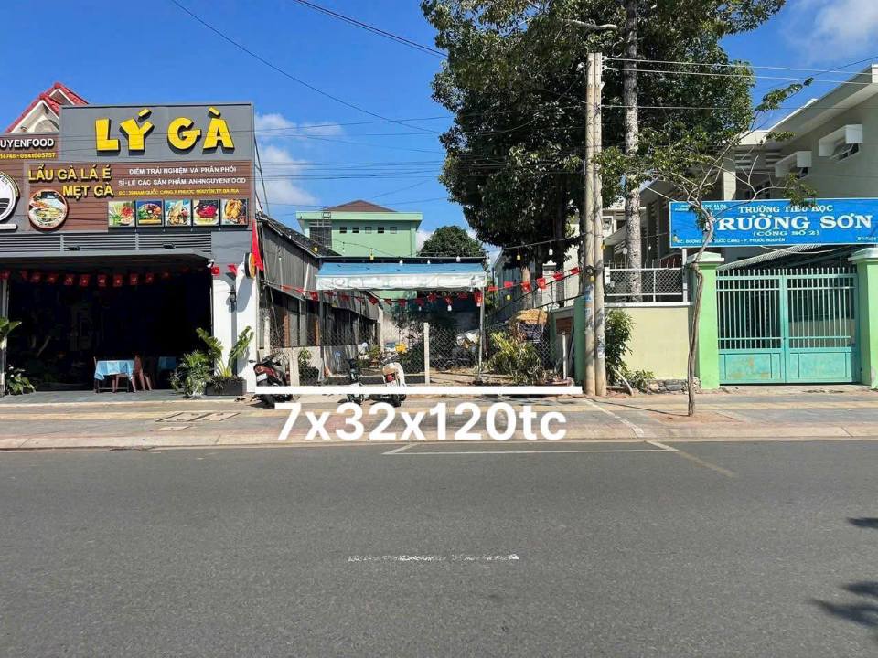 FrontHouse mặt tiền Nam Quốc Cang 222m² giá 12 tỷ - Cơ hội hiếm có!