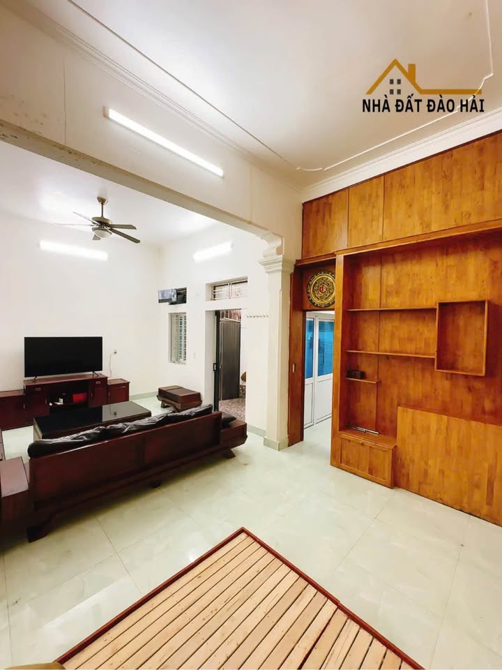 Nhà lô góc 2 tầng tại Lê Hồng Phong, Thái Bình 47m² giá 2.1 tỷ - Cơ hội vàng cho bạn!