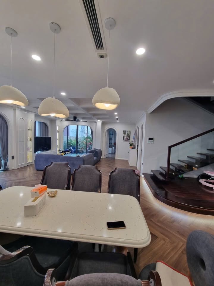 Penthouse One 18 Ngọc Lâm, Long Biên 300m² giá 25 tỷ - Căn góc siêu thoáng, đẳng cấp sống đỉnh cao!