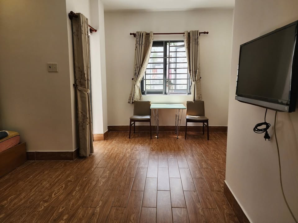 Chính chủ cho thuê căn hộ Trần Quang Khải Quận 1 giá chỉ 6.5 triệu - Full nội thất tiện nghi!