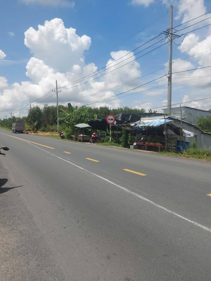 Lô đất mặt tiền Quảng Lộ Phụng Hiệp 2200m² giá 1.55 tỷ - Đầu tư sinh lời tốt!