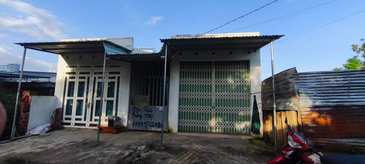 Nhà trọ 8 phòng tại phường Trường Chinh, Kon Tum - Chuyển nhượng gấp chỉ 1.2 tỷ!