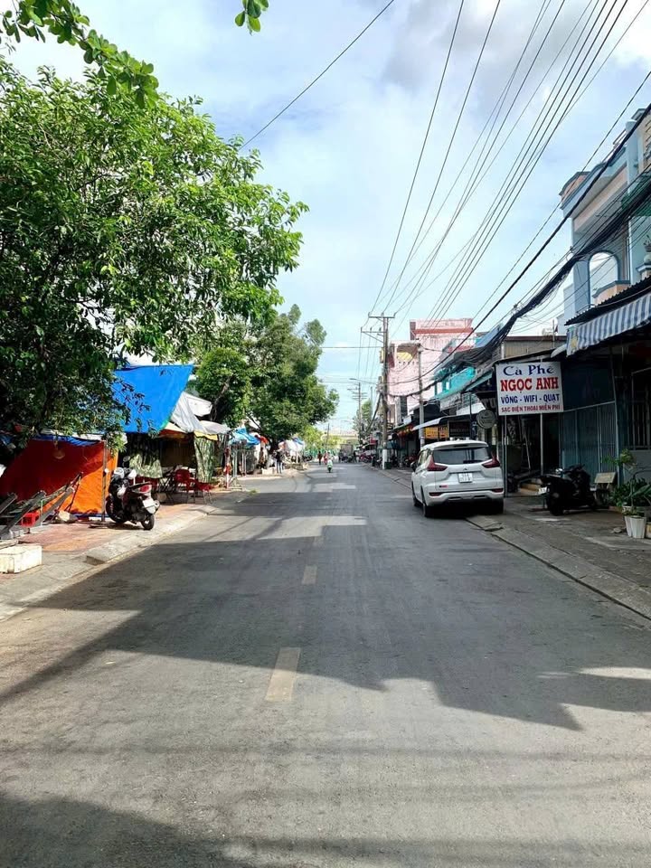 Nhà mặt tiền Nguyễn Huệ Bạc Liêu 88.2m² giá 7.9 tỷ - Kinh doanh thuận lợi!