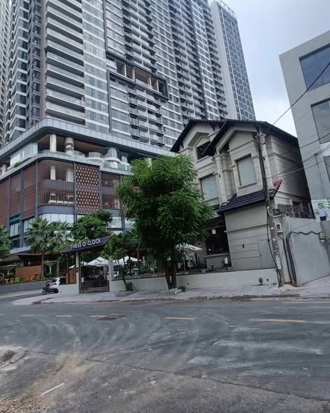 Nhà biệt thự cho thuê tại Thảo Điền, Quận 2 - Diện tích 550m², Hồ bơi đẹp!