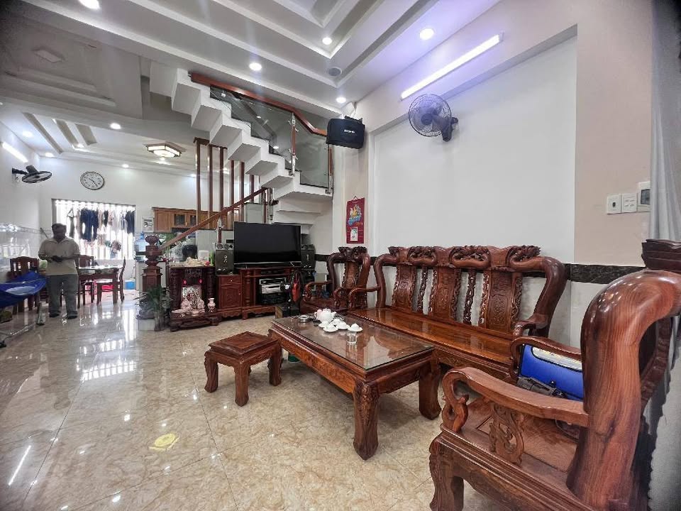 Nhà Mặt Tiền Huỳnh Thị Na, Hóc Môn 110m² giá 6.8 tỷ - Kinh doanh đa nghề