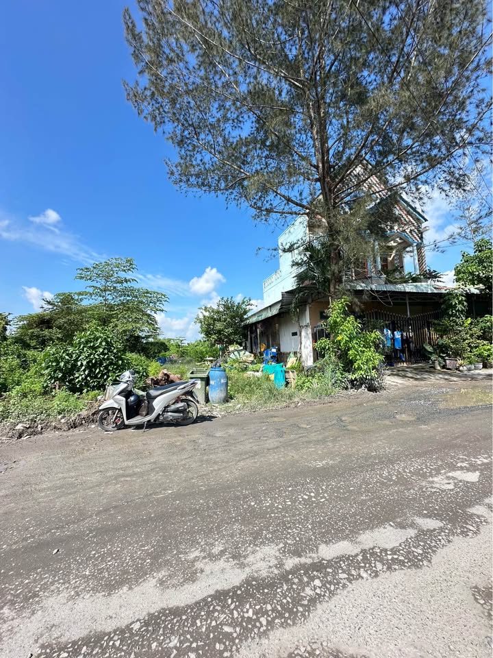 Mặt tiền Nhựa Lục Viên, Đức Hòa 260m² giá 3.48 tỷ - Đầu tư sinh lời lý tưởng!