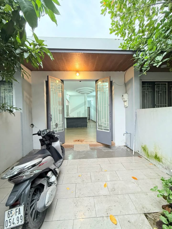 Cho thuê nhà 2 phòng ngủ tại CMT8, Bình Thủy, Cần Thơ - Chỉ 5.5 triệu/tháng!