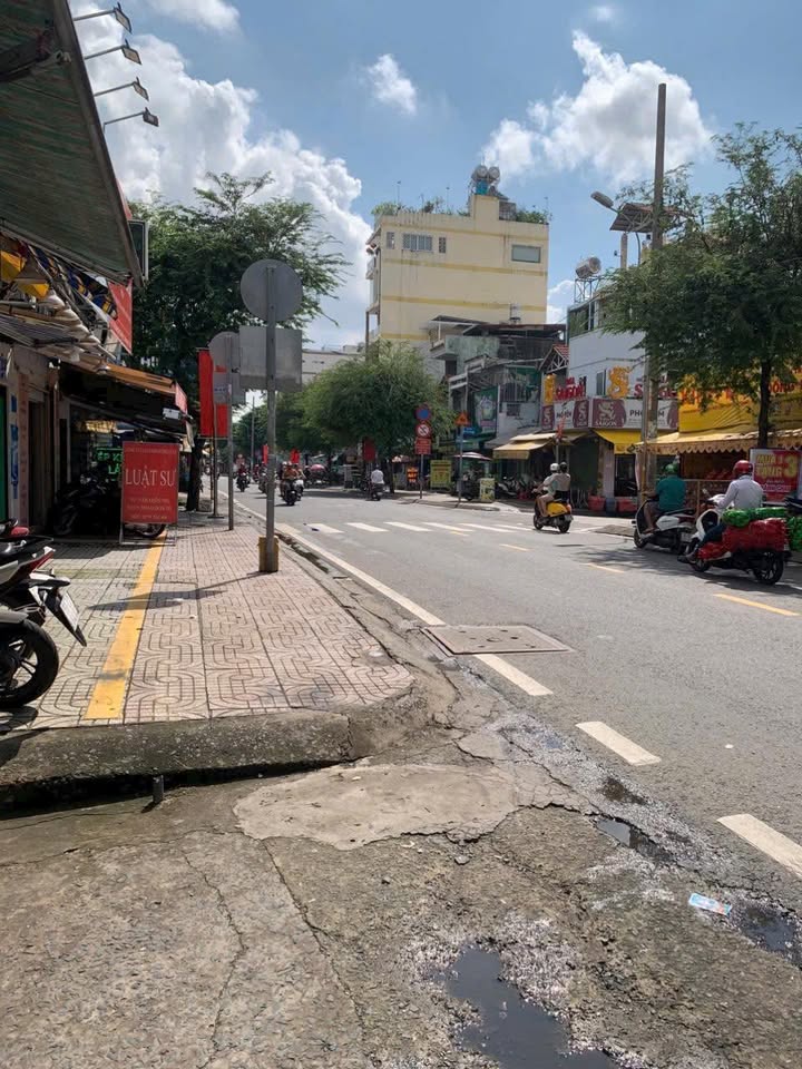 Nhà cho thuê nguyên căn đường Phạm Thế Hiển, phường 4, quận 8 - Giá 12 triệu/tháng, kinh doanh thuận lợi!