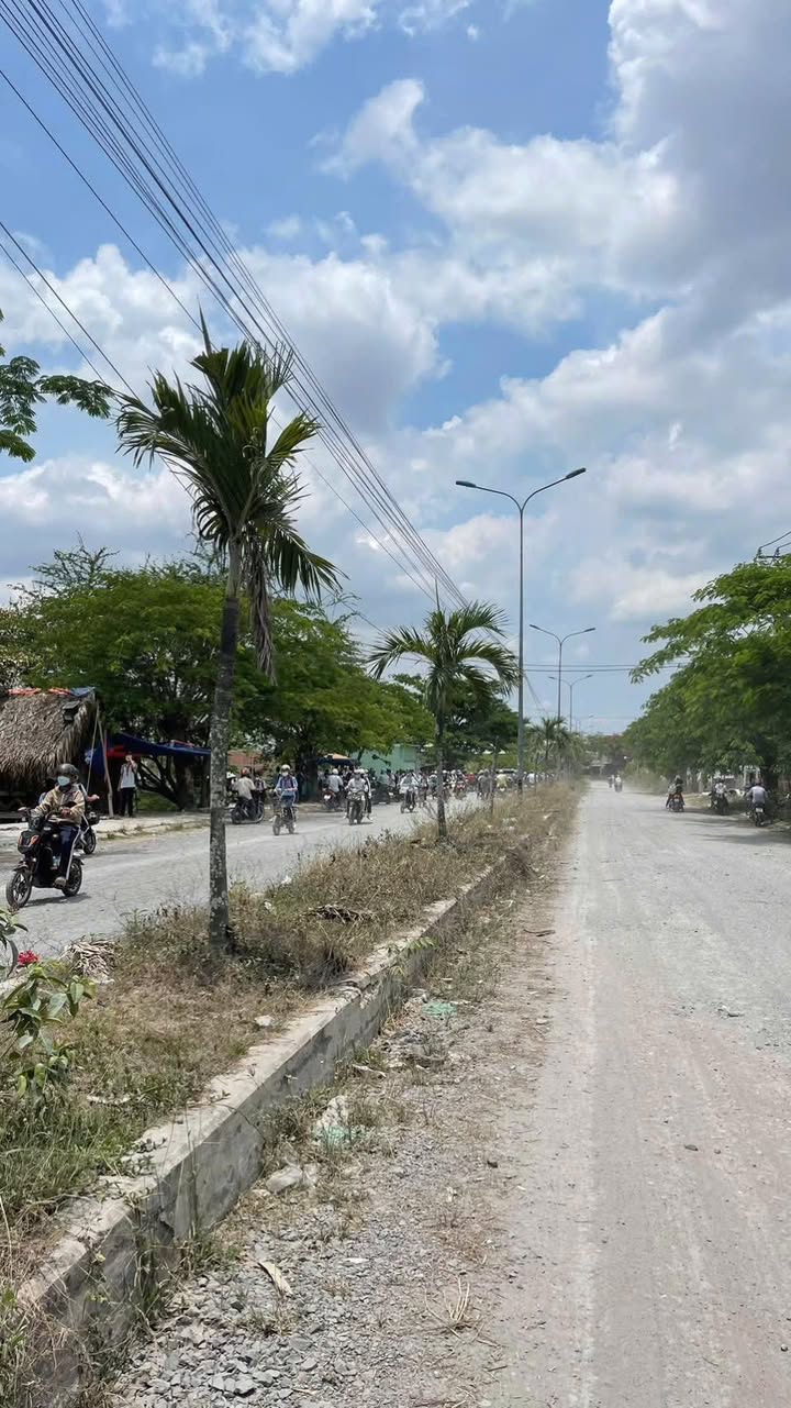 Bán nhà cấp 4 mặt tiền Đường số 11, Bến Lức, 120m² - Giá chỉ 4.75 tỷ!