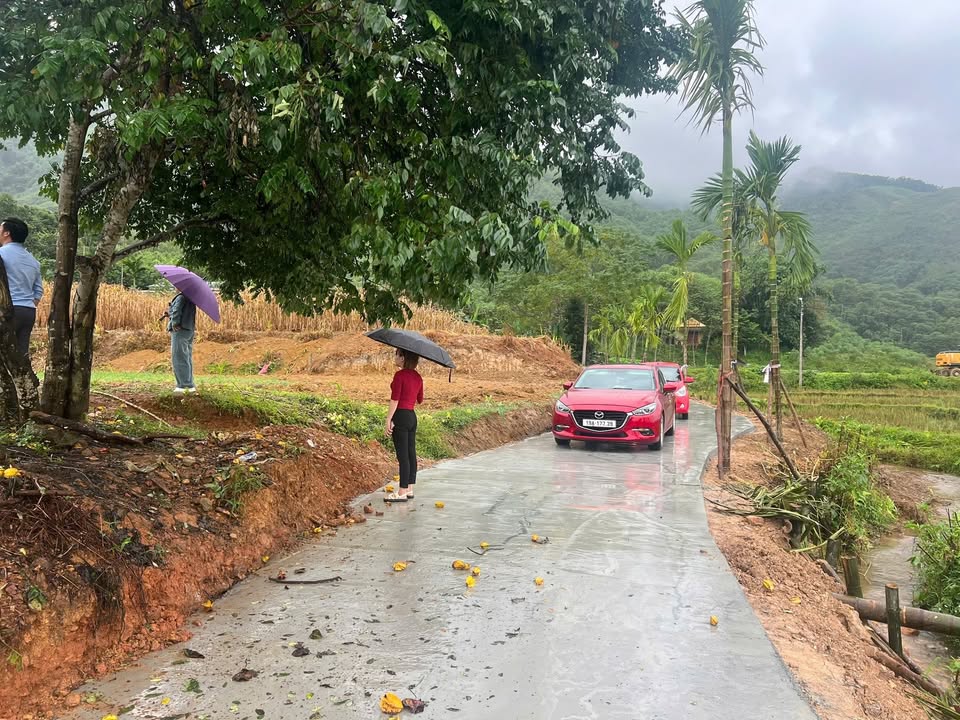 Đất nghỉ dưỡng Lương Sơn, Yên Lập 2000m² giá 1 tỷ - Suối đẹp tự nhiên!