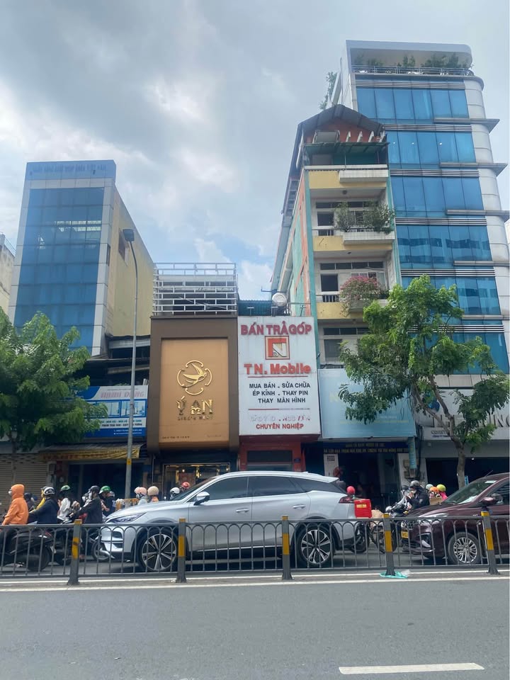 Nhà phố quận 10 72m² giá 27 tỷ - Mặt tiền kinh doanh lý tưởng!