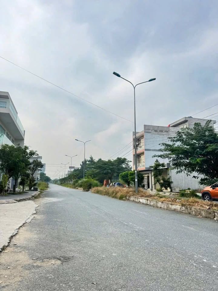 Nhà mặt tiền đường số 11, KDC 135, Bến Lức 120m² giá 4.750 tỷ - Đầu tư sinh lời ngay!