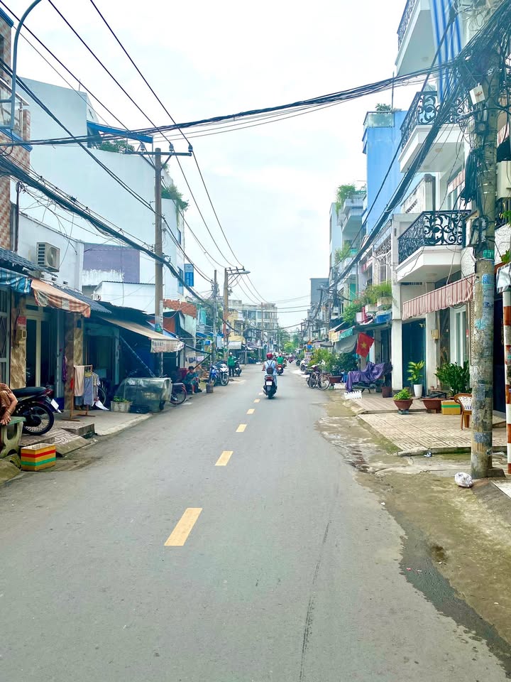 FrontHouse tại Chánh Hưng, Quận 8, 36m² giá 7.6 tỷ - Kinh doanh sầm uất ngay trung tâm!