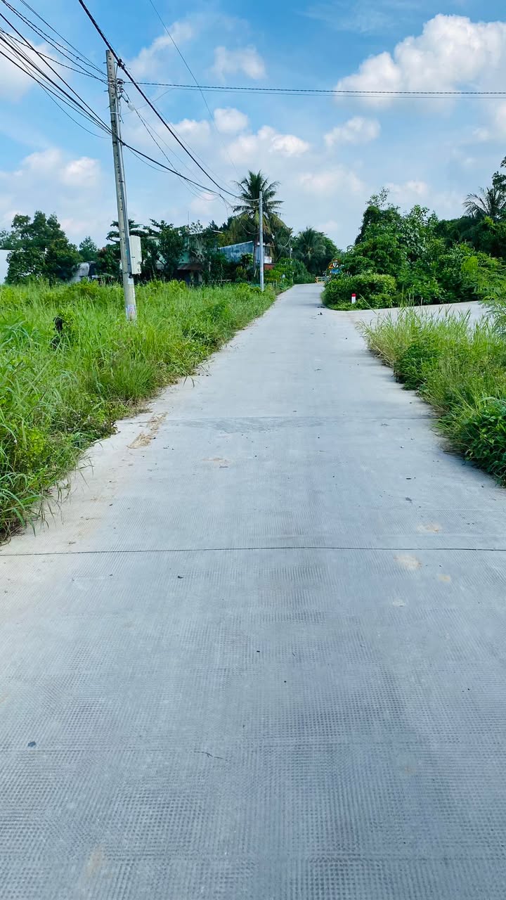 Đất mặt tiền Phú Tân, Bến Tre 400m² giá 1.8 tỷ - Cơ hội đầu tư hấp dẫn!