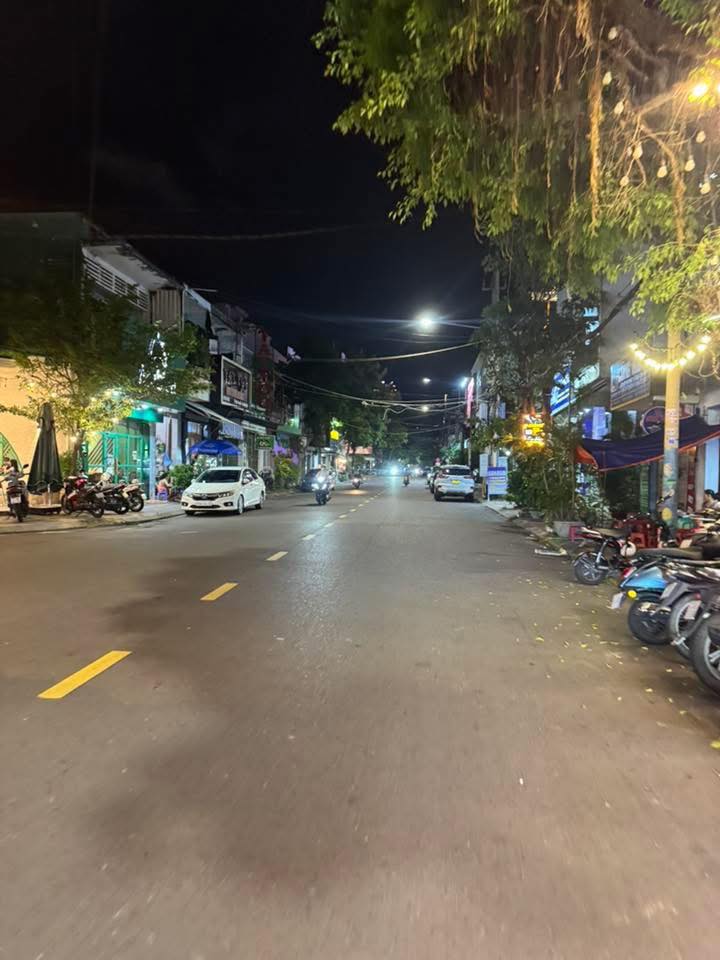 Nhà mặt tiền gần Trung tâm Hành chính Công Tỉnh Gia Lai tại Quy Nhơn, 121,42m² giá chỉ 16 tỷ!