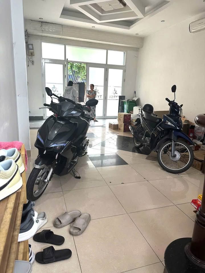 Nhà mặt tiền Phạm Hùng, quận 8, 75m² giá 24 triệu - Phù hợp mở văn phòng