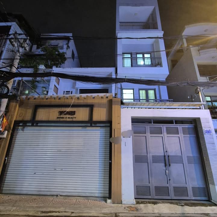 Nhà mặt tiền đường Nguyễn Đình Chính, Phú Nhuận 56m² giá 18 tỷ - Cơ hội đầu tư hiếm có!