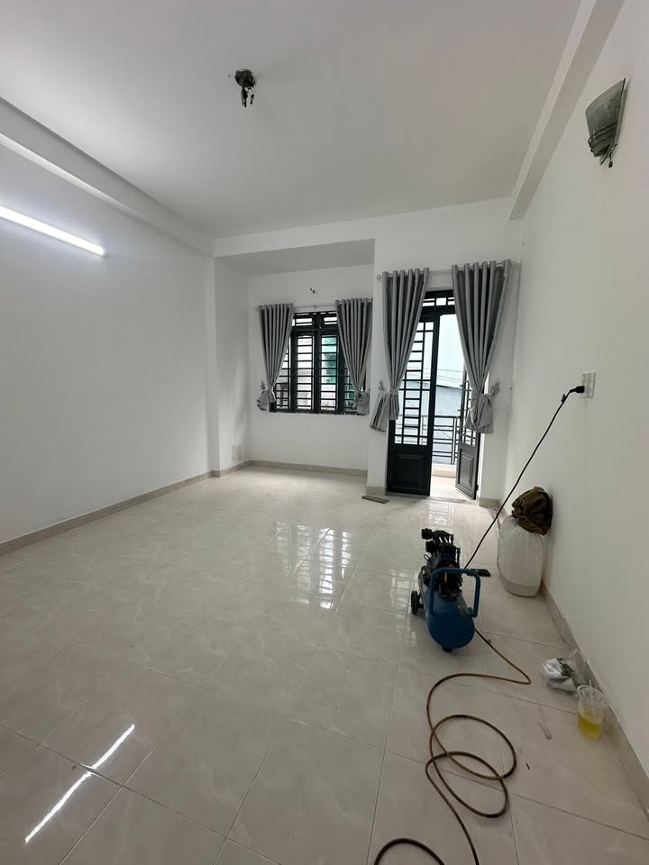Nhà cho thuê hẻm Hồng Đào, P14, Tân Bình 60m² giá 15 triệu - Tiện làm văn phòng
