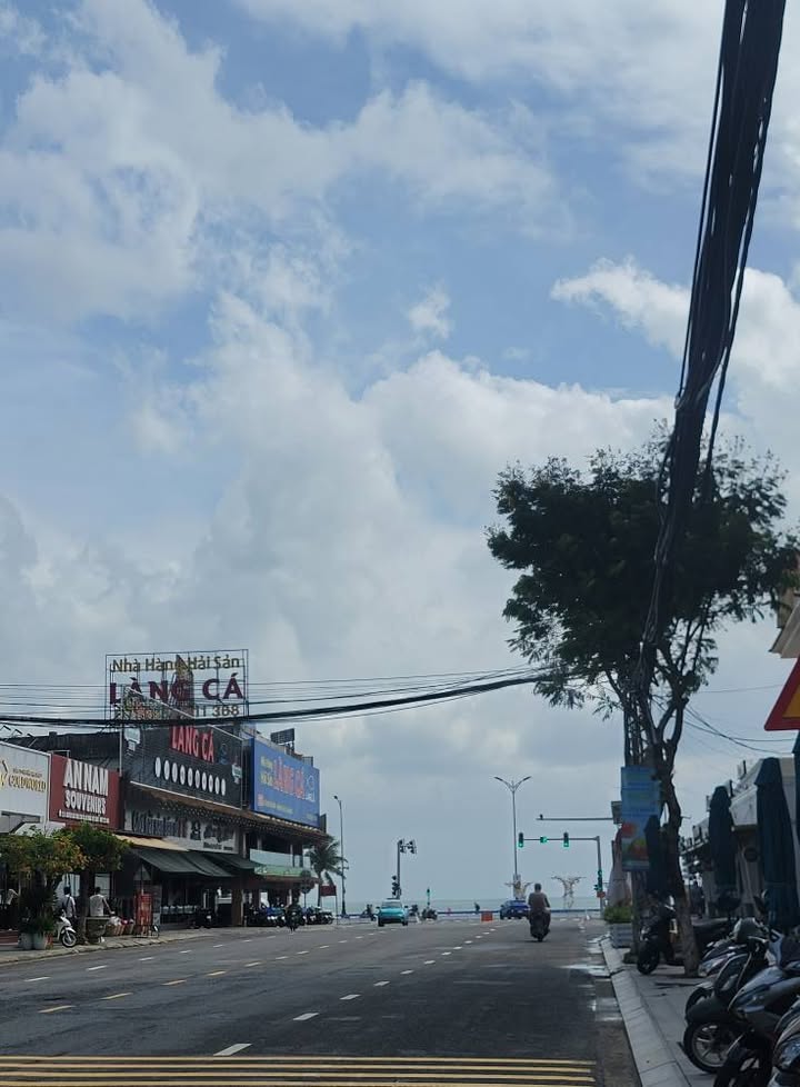 Đất nền Nguyễn Văn Thoại Sơn Trà Đà Nẵng 180m² giá 17 tỷ - Vị trí đắc địa gần biển!