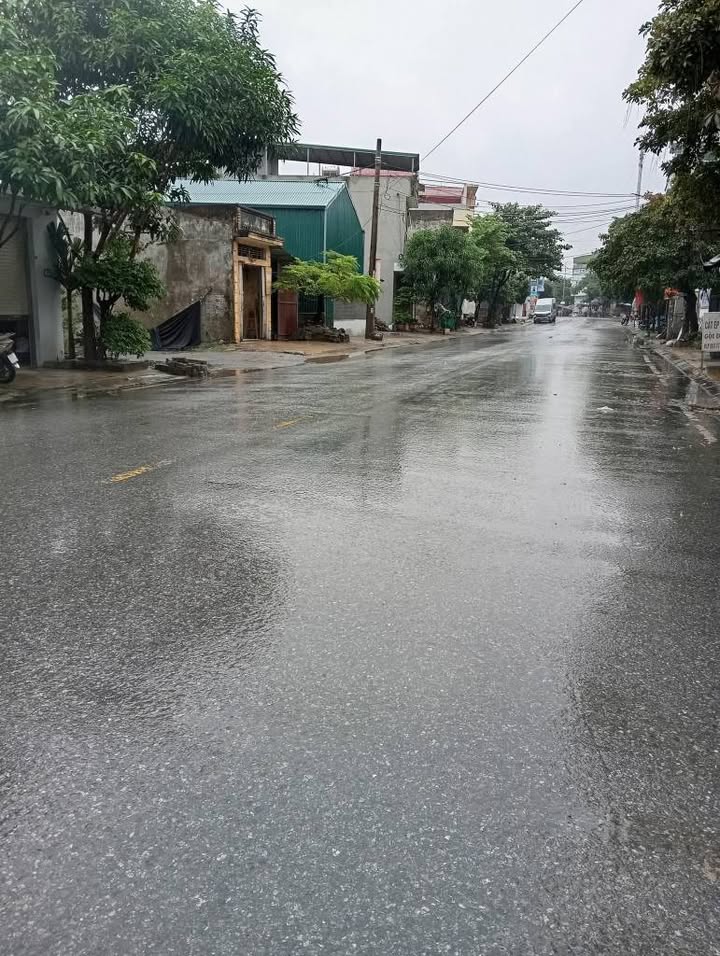 Đất mặt tiền đường Trần Hưng Đạo, Liêm Chính, 100m² giá 5 tỷ - Cơ hội đầu tư tuyệt vời!