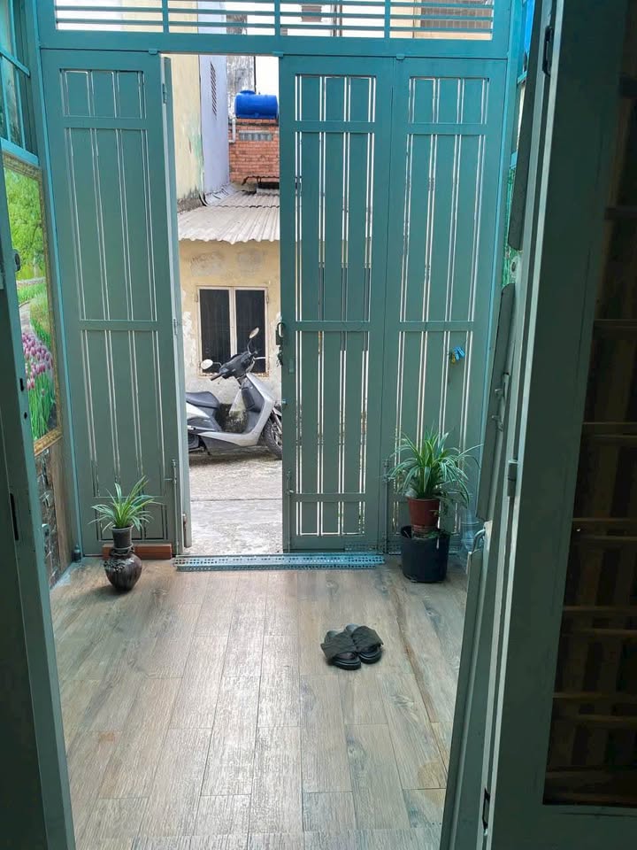 Nhà cho thuê Hẻm 4m Lê Đại Hành, Quận 11, Diện tích 39m² chỉ 10 triệu - Đầy đủ tiện nghi!