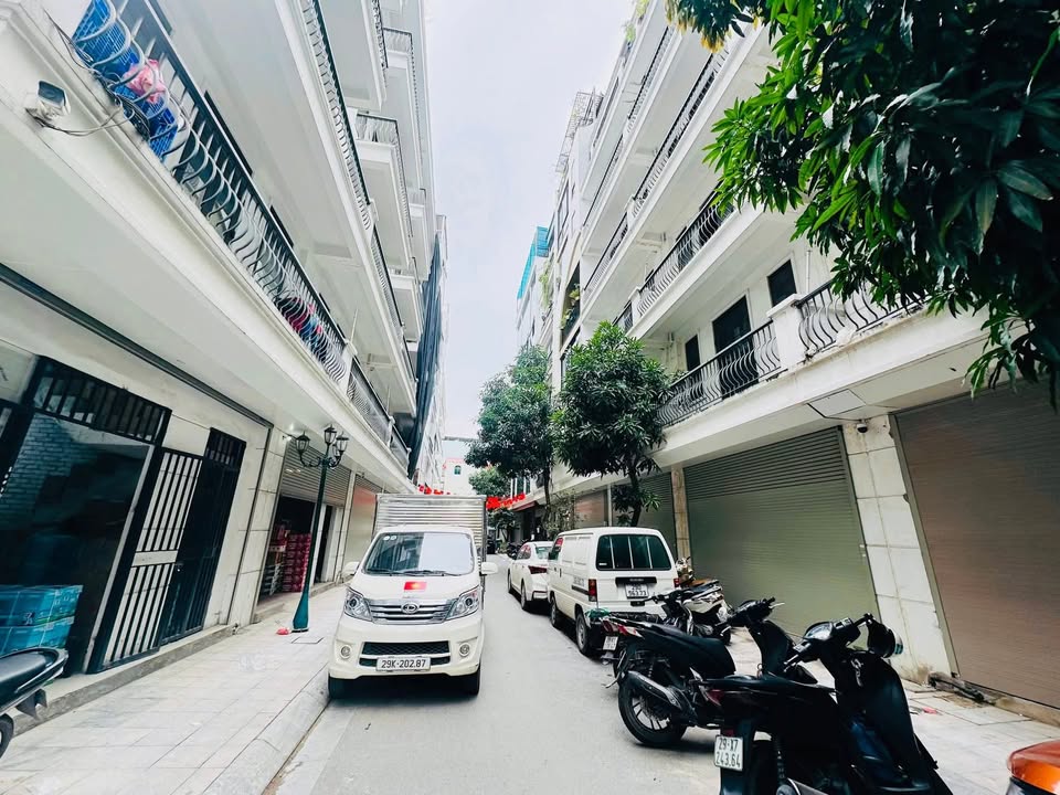 Townhouse Thanh Liệt 50m² giá 18.5 tỷ - Kinh doanh sầm uất, ô tô tránh!