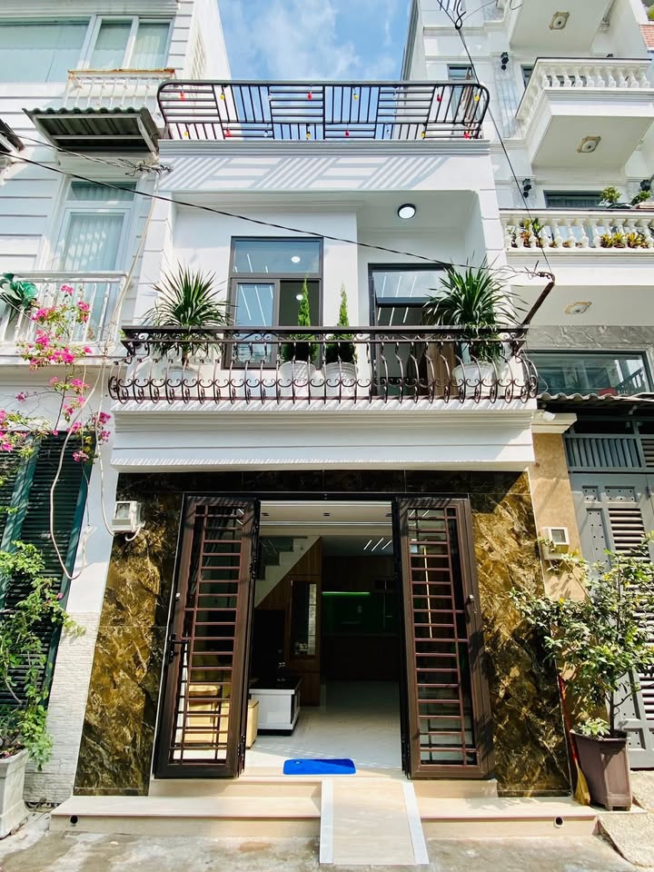 Nhà phố Gò Vấp 28m² giá 4.38 tỷ - Full nội thất, xe hơi vào tận nơi!