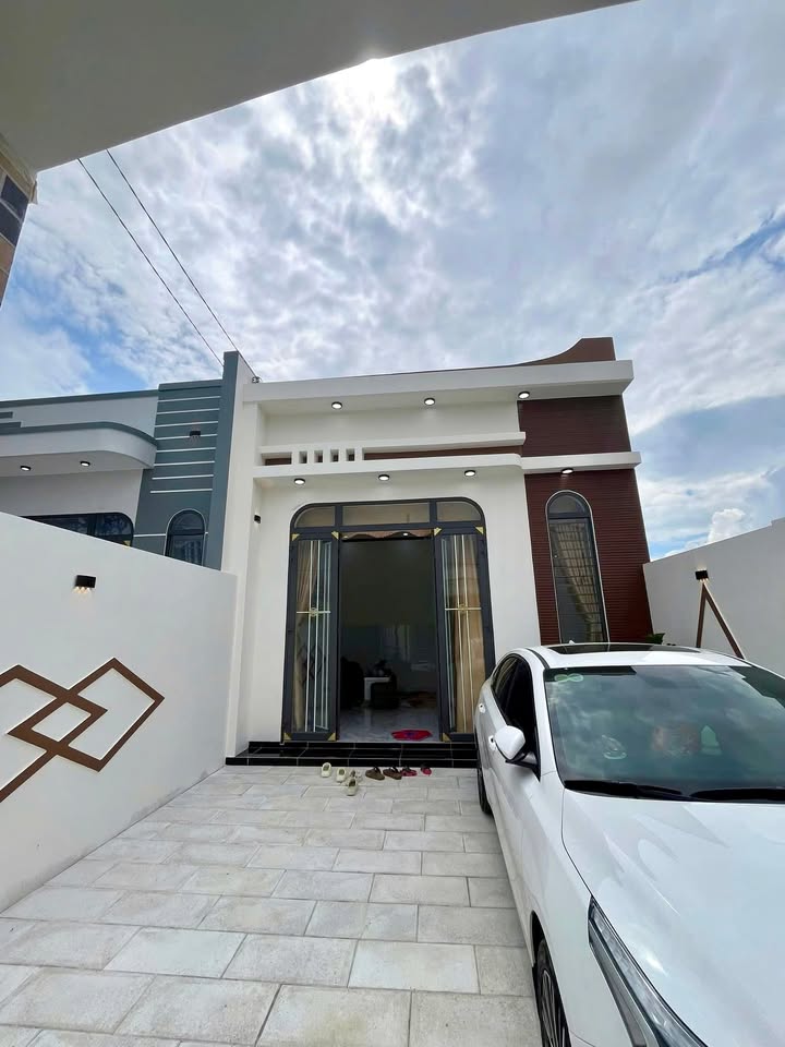 Nhà mới bán gấp tại Long Hoa, Tây Ninh - Diện tích 154m², giá chỉ 1.89 tỷ!