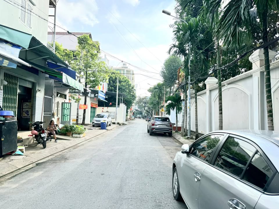 Bán nhà trọ mặt tiền đường Số 1, P. Tân Thuận, Quận 7, 302m² - Kinh doanh sầm uất!