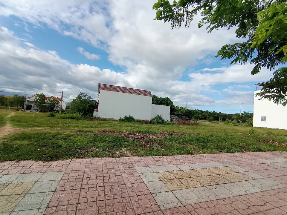 Đất nền Ninh Long, Ninh Hòa 200m² giá 2 tỷ - Sổ hồng chính chủ, đầu tư sinh lời!