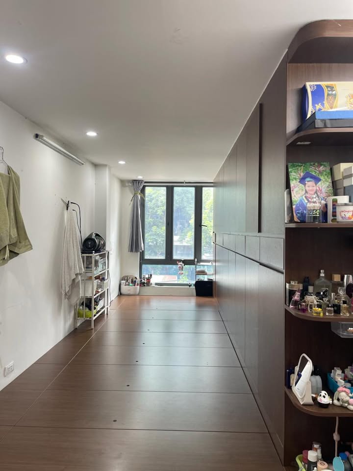 Bán gấp nhà mặt phố Giảng Võ, Đống Đa 22m² giá 12.9 tỷ - Đầu tư sinh lời ngay!