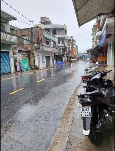 Nhà bán kiệt Phan Bội Châu, Đông Hà 70m² giá 700 triệu - Vị trí trung tâm thuận lợi!