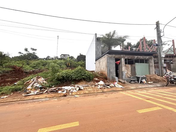 Nhà mặt tiền Nguyễn Thế Lịch, Pleiku 280m² giá 3.7 tỷ - Cơ hội đầu tư tuyệt vời!