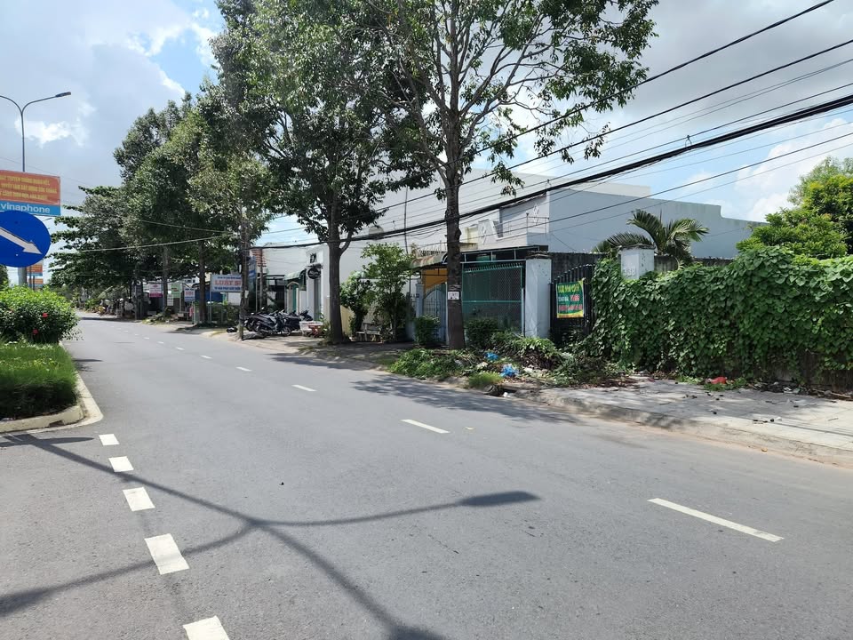 Cho thuê nhà mặt tiền đường Nguyễn Văn Linh, Sóc Trăng - Phù hợp kinh doanh cafe và quán ăn!