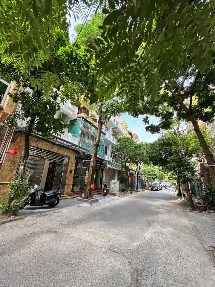 Nhà nguyên căn cho thuê mặt phố Xuân Quỳnh 68m² giá 42 triệu - Ô tô đỗ cửa, kinh doanh thuận lợi!